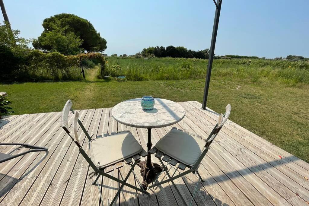 Myinsolite - Tiny-House, Jacuzzi, Brasero, Piscine Aigues-Mortes Luaran gambar