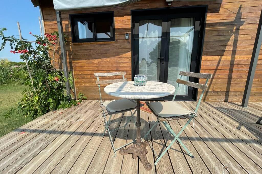 Myinsolite - Tiny-House, Jacuzzi, Brasero, Piscine Aigues-Mortes Luaran gambar