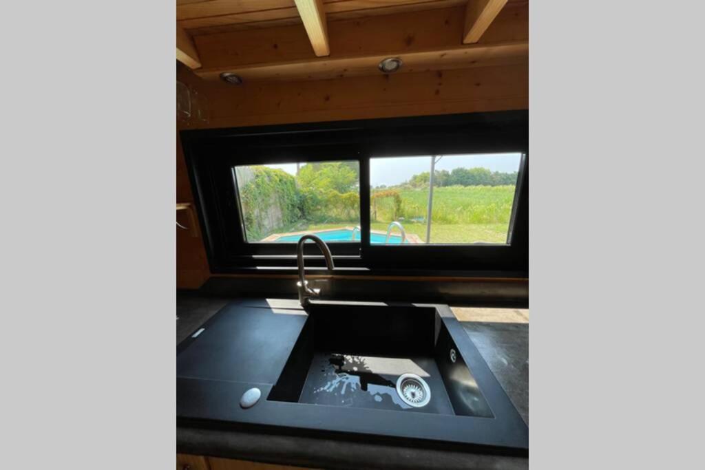 Myinsolite - Tiny-House, Jacuzzi, Brasero, Piscine Aigues-Mortes Luaran gambar