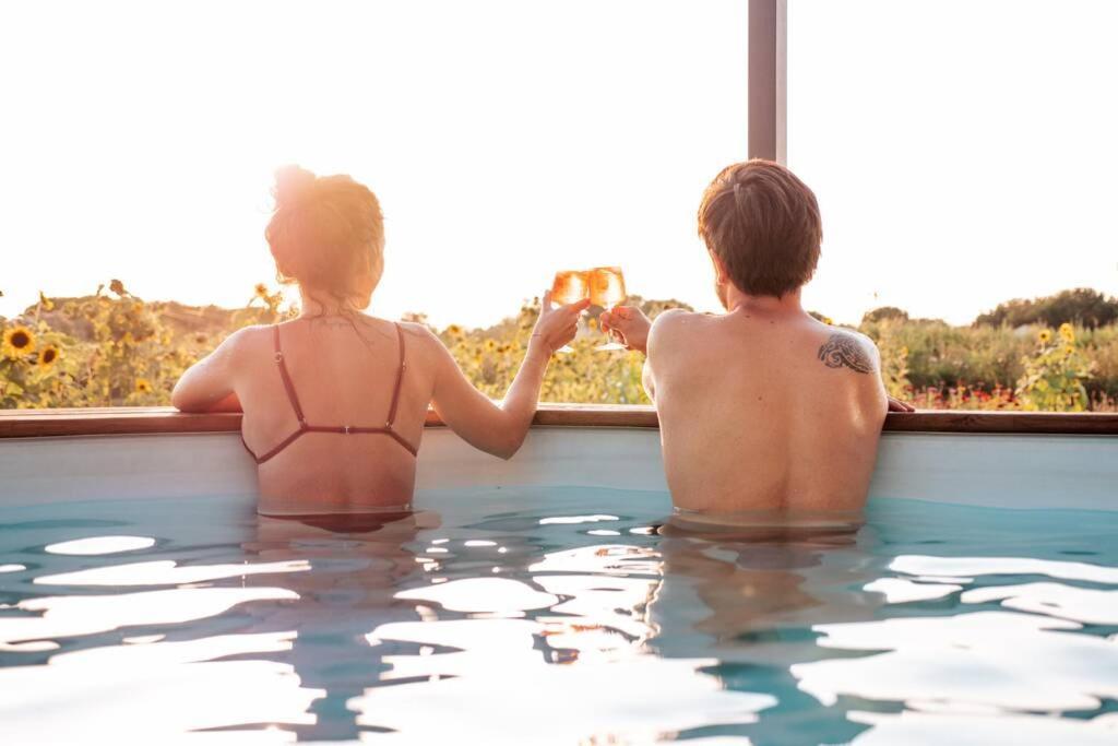 Myinsolite - Tiny-House, Jacuzzi, Brasero, Piscine Aigues-Mortes Luaran gambar